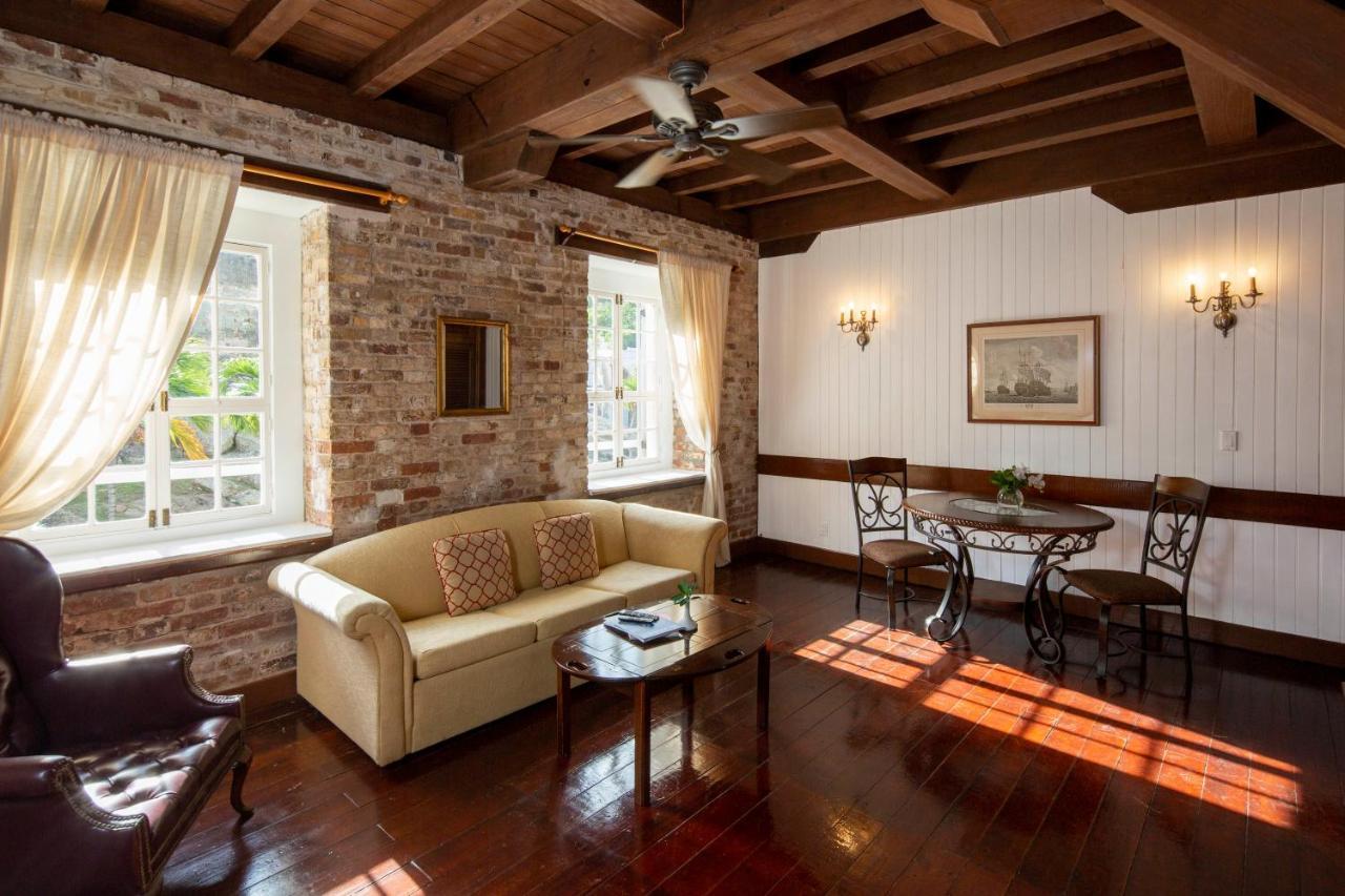 Copper And Lumber Store Hotel English Harbour Extérieur photo