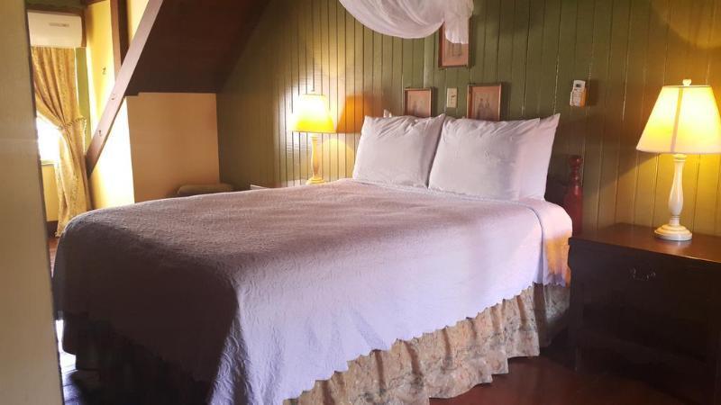 Copper And Lumber Store Hotel English Harbour Extérieur photo