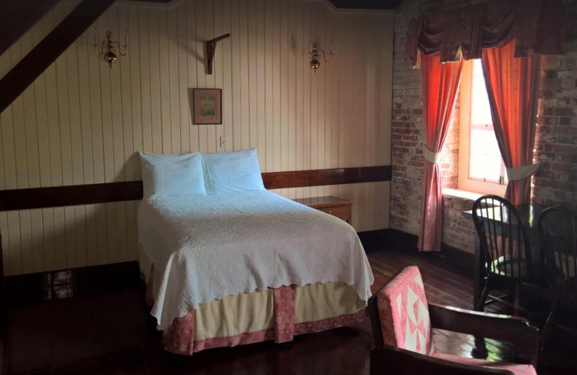 Copper And Lumber Store Hotel English Harbour Extérieur photo