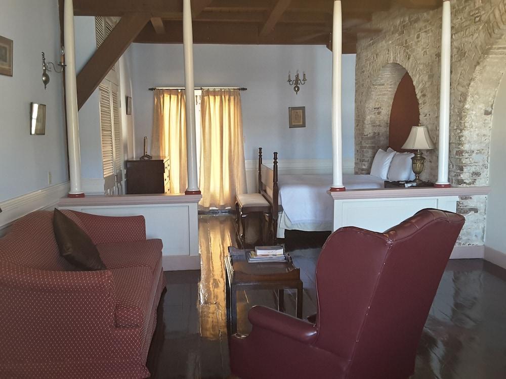 Copper And Lumber Store Hotel English Harbour Extérieur photo