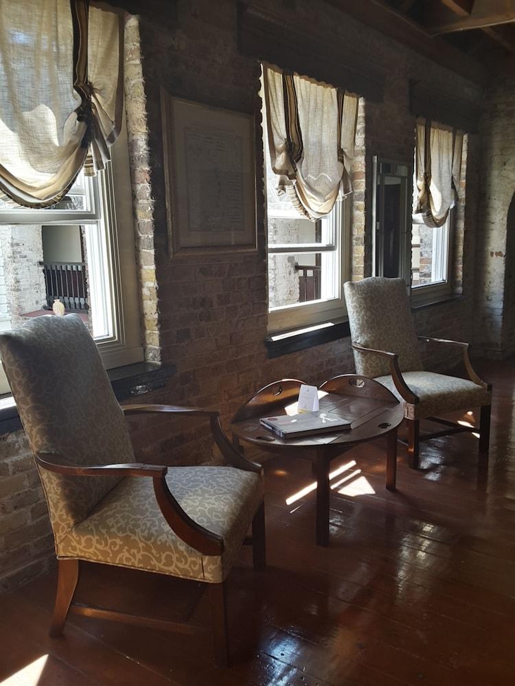 Copper And Lumber Store Hotel English Harbour Extérieur photo