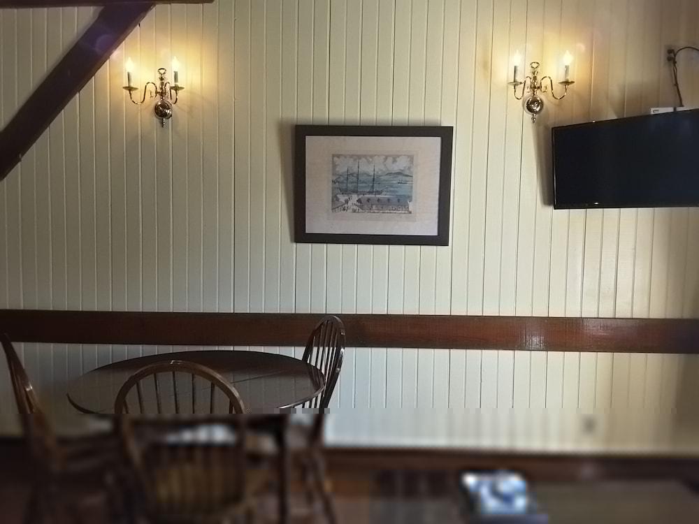 Copper And Lumber Store Hotel English Harbour Extérieur photo