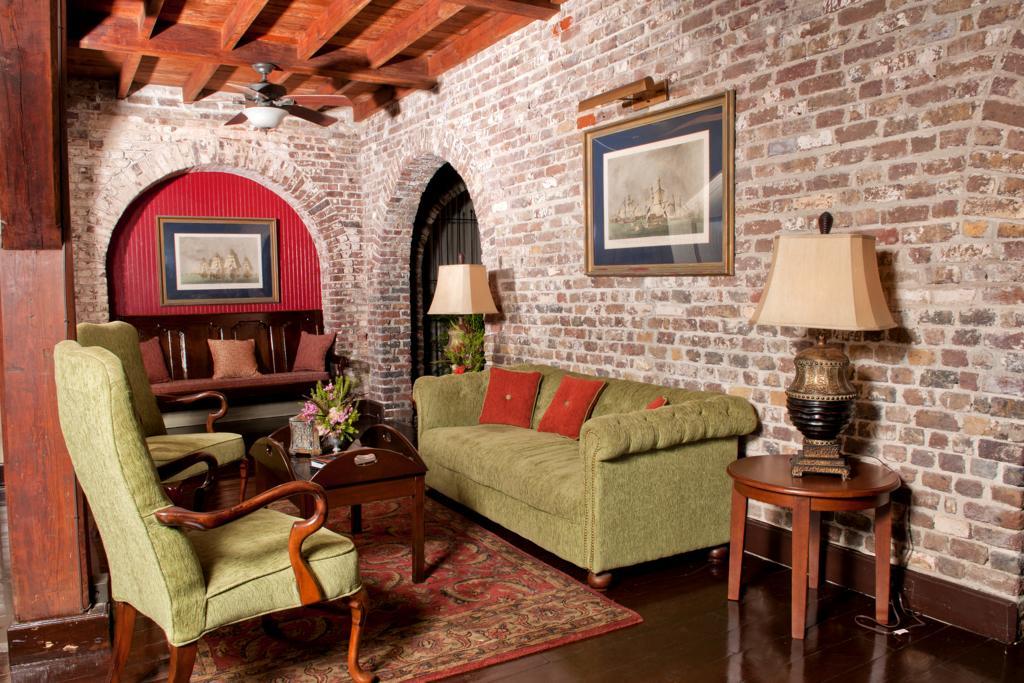 Copper And Lumber Store Hotel English Harbour Extérieur photo