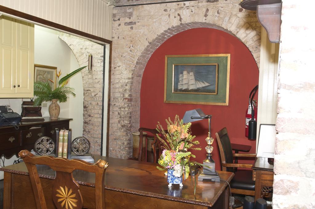 Copper And Lumber Store Hotel English Harbour Extérieur photo